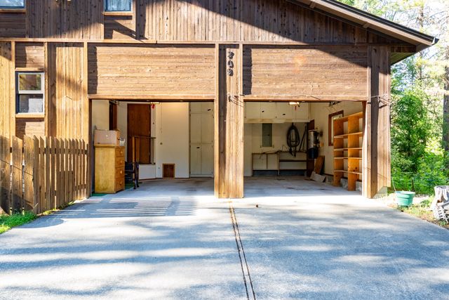 209 College Drive, Grants Pass, OR 97527