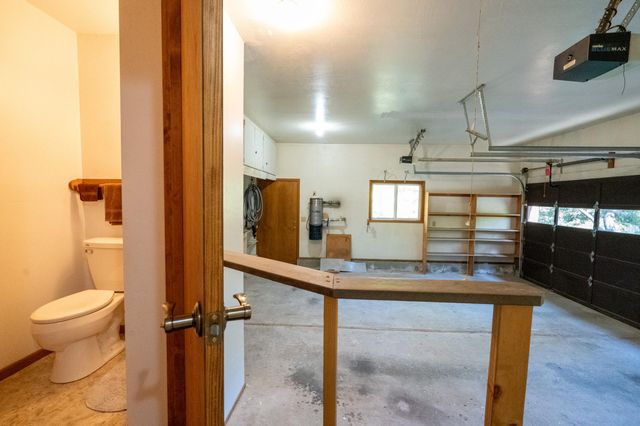 209 College Drive, Grants Pass, OR 97527
