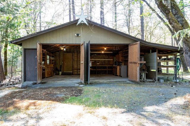 209 College Drive, Grants Pass, OR 97527