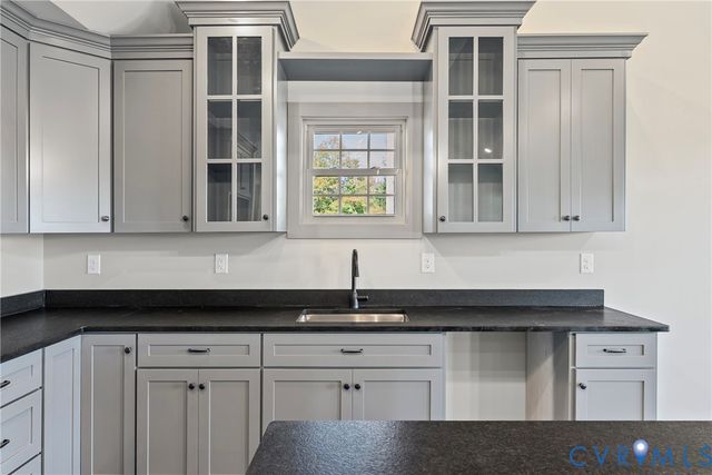 201 Zion Dr, Farmville, VA 23901