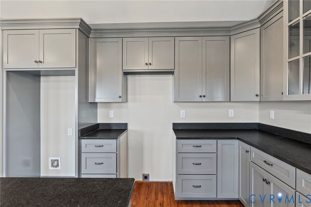 201 Zion Dr, Farmville, VA 23901