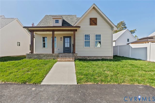 201 Zion Dr, Farmville, VA 23901