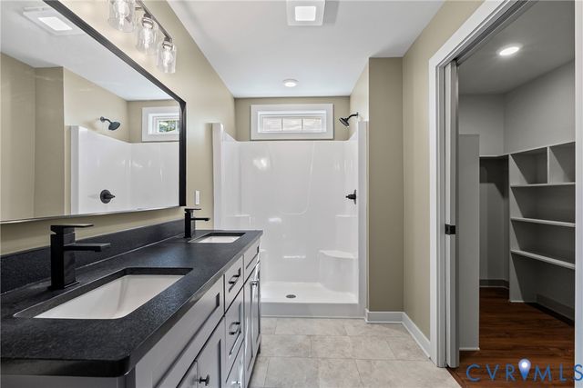 201 Zion Dr, Farmville, VA 23901