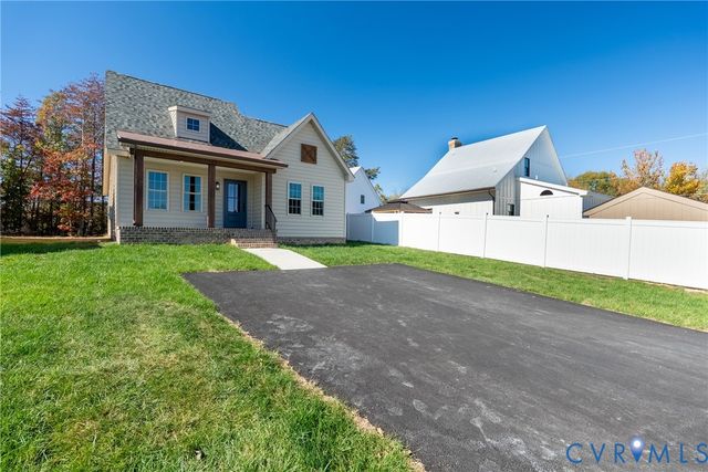 201 Zion Dr, Farmville, VA 23901