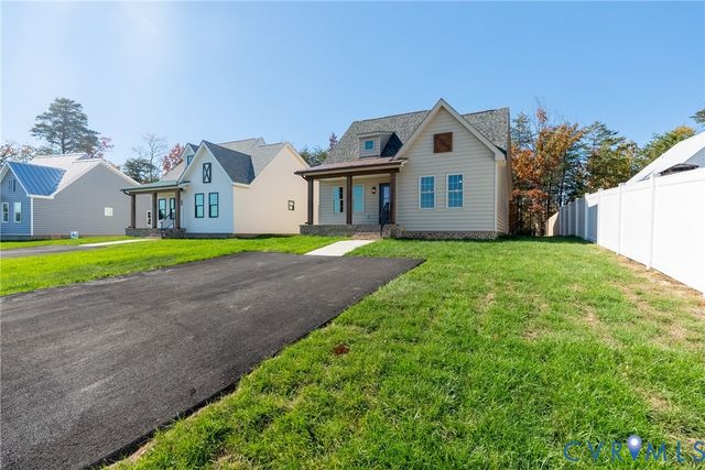 201 Zion Dr, Farmville, VA 23901