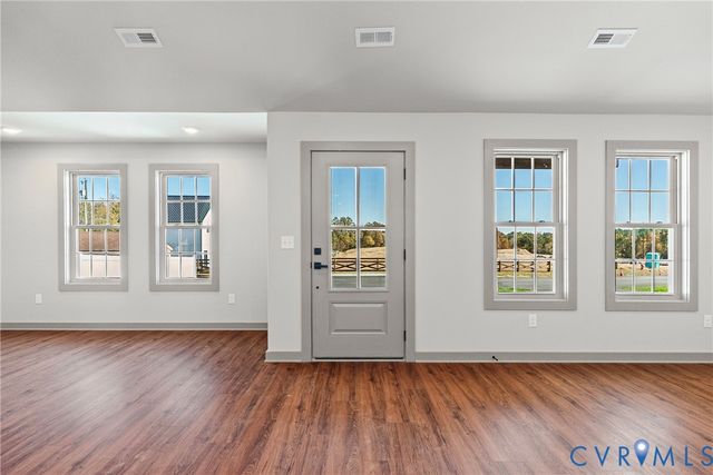 201 Zion Dr, Farmville, VA 23901