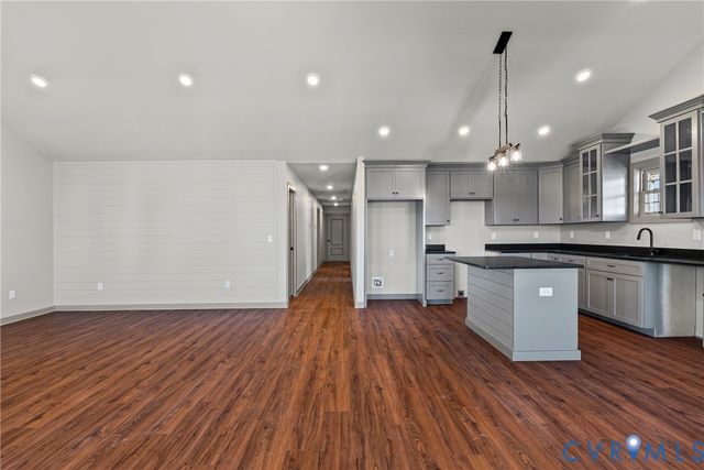 201 Zion Dr, Farmville, VA 23901