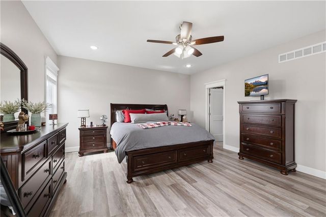 1809 NW Nicholas Drive, Grain Valley, MO 64029