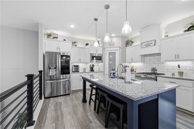 1809 NW Nicholas Drive, Grain Valley, MO 64029