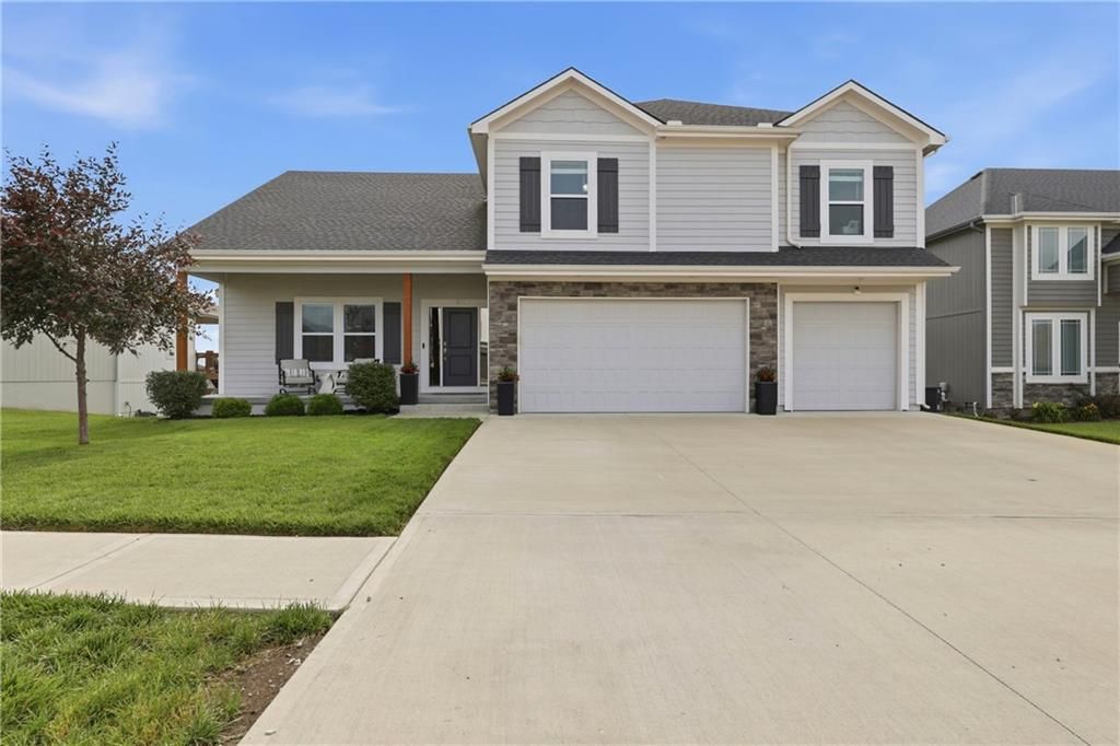 1809 NW Nicholas Drive, Grain Valley, MO 64029