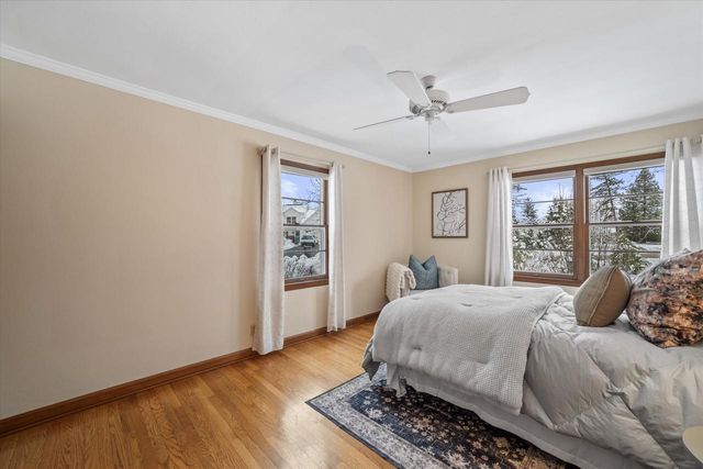 9040 N Lake DRIVE, Bayside, WI 53217