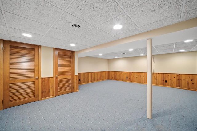 9040 N Lake DRIVE, Bayside, WI 53217