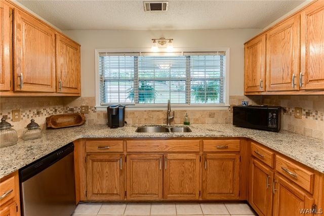 14864 Dema Rest Spur, Northport, AL 35475