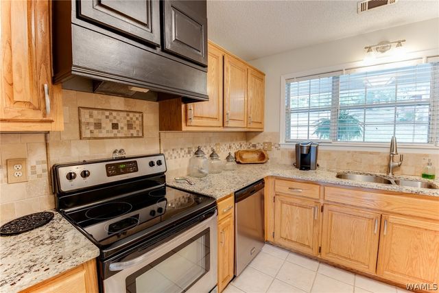 14864 Dema Rest Spur, Northport, AL 35475
