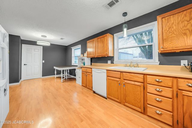 112 WALNUT STREET, Tipton, MO 65081