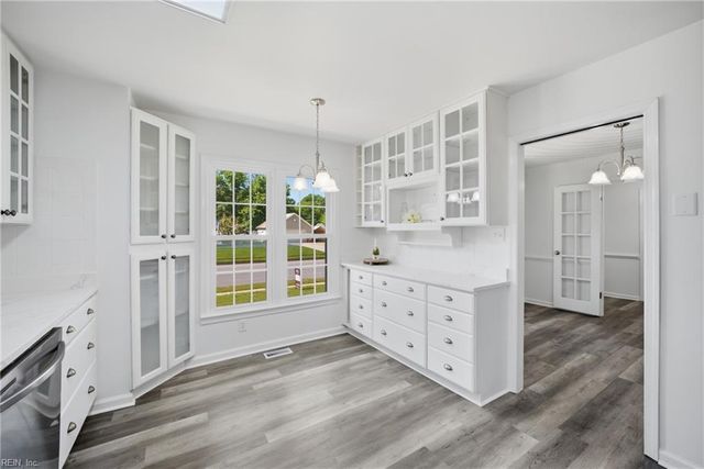 408 Gloria DR, Chesapeake, VA 23322