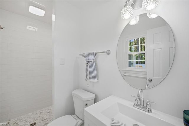 408 Gloria DR, Chesapeake, VA 23322
