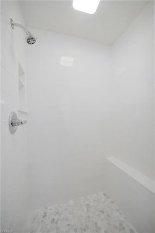 408 Gloria DR, Chesapeake, VA 23322