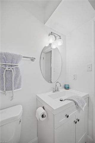 408 Gloria DR, Chesapeake, VA 23322