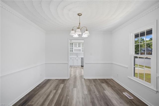 408 Gloria DR, Chesapeake, VA 23322