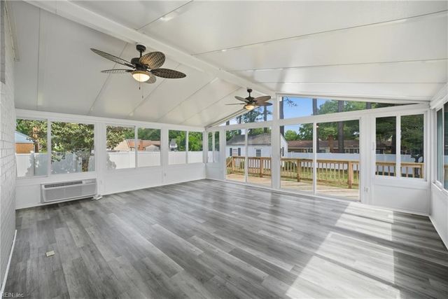 408 Gloria DR, Chesapeake, VA 23322