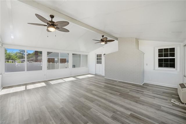 408 Gloria DR, Chesapeake, VA 23322