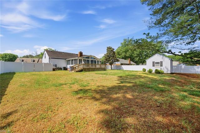 408 Gloria DR, Chesapeake, VA 23322