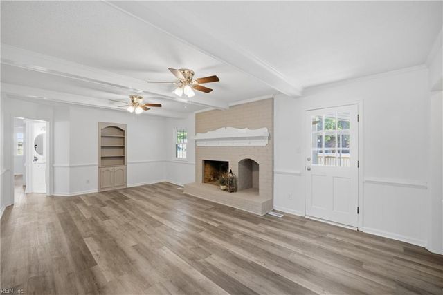 408 Gloria DR, Chesapeake, VA 23322