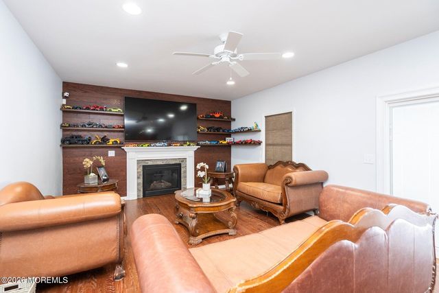 438 Freehold Road, Jackson, NJ 08527