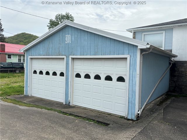 13202 & 13204 MacCorkle Avenue, Chesapeake, WV 25315