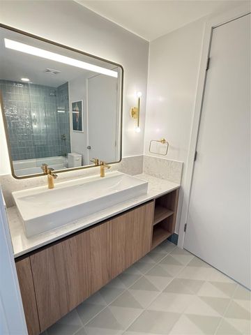 159 NE 6th St 3914, Miami, FL 33132