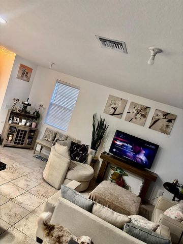 4002 NW 11th Dr, Lauderhill, FL 33313