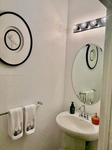 4002 NW 11th Dr, Lauderhill, FL 33313