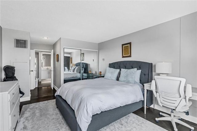 2510 Grand Boulevard 2301, Kansas City, MO 64108