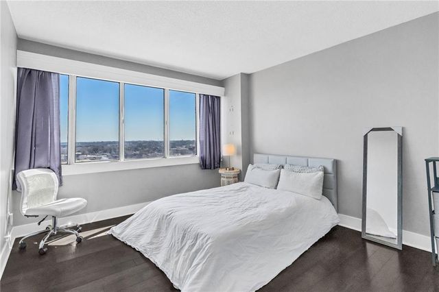 2510 Grand Boulevard 2301, Kansas City, MO 64108