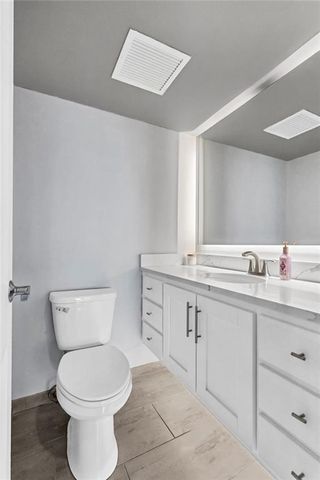 2510 Grand Boulevard 2301, Kansas City, MO 64108