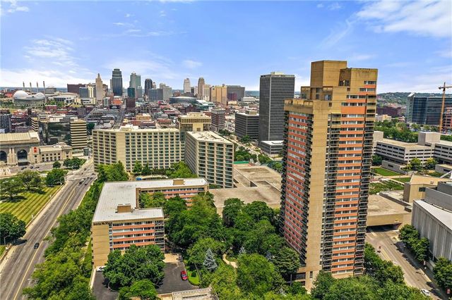 2510 Grand Boulevard 2301, Kansas City, MO 64108