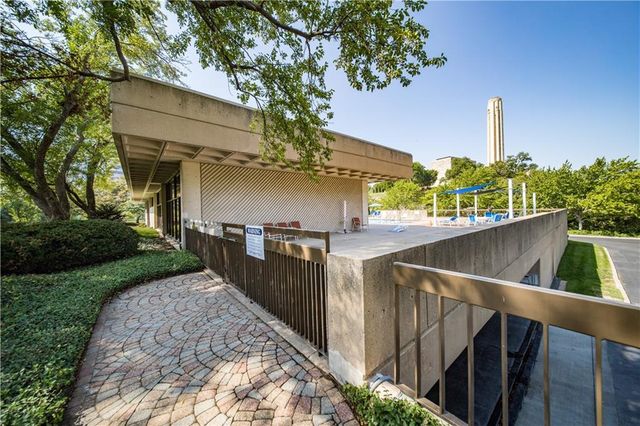 2510 Grand Boulevard 2301, Kansas City, MO 64108