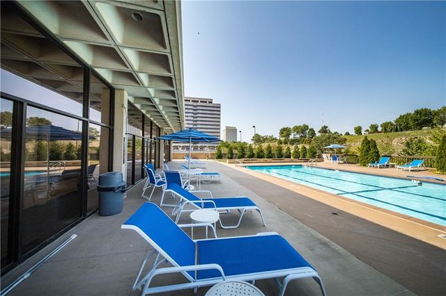 2510 Grand Boulevard 2301, Kansas City, MO 64108