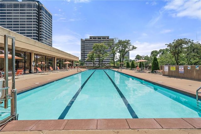 2510 Grand Boulevard 2301, Kansas City, MO 64108