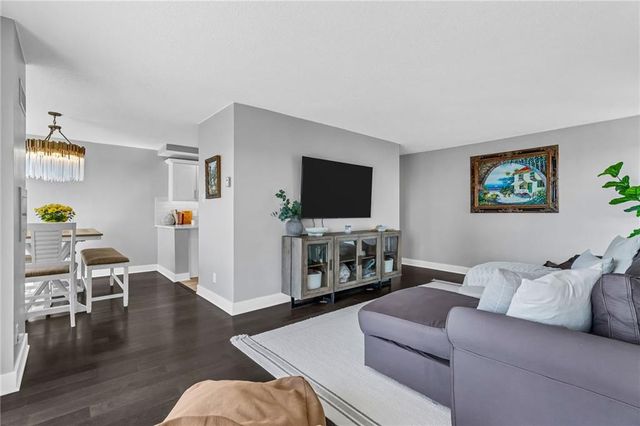 2510 Grand Boulevard 2301, Kansas City, MO 64108