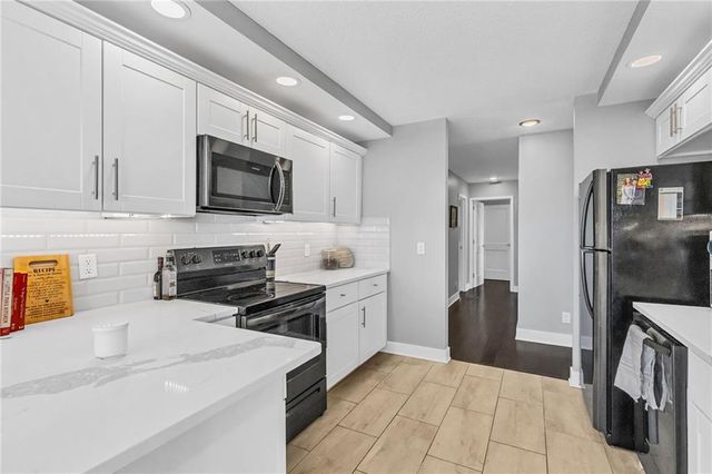 2510 Grand Boulevard 2301, Kansas City, MO 64108