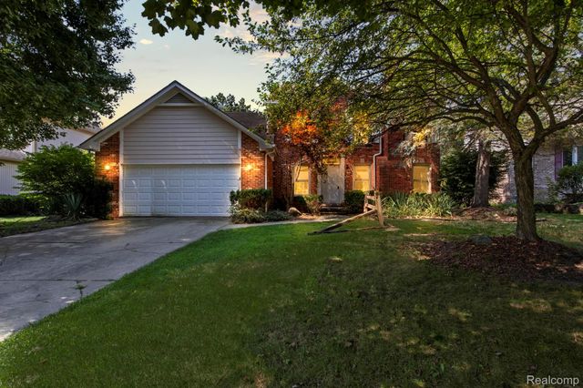 1709 Weyhill Drive, Wixom, MI 48393