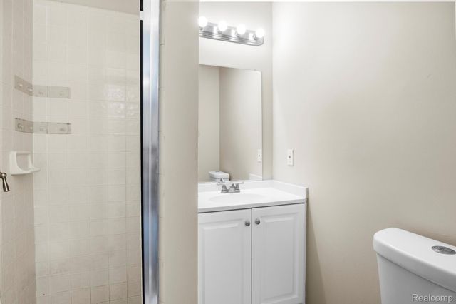 1709 Weyhill Drive, Wixom, MI 48393