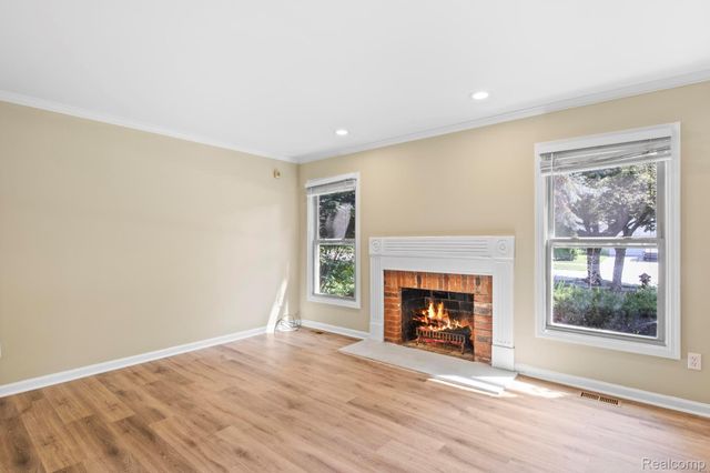 1709 Weyhill Drive, Wixom, MI 48393