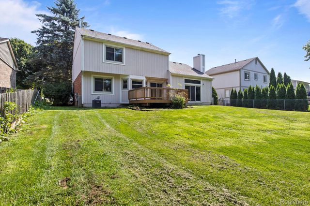 1709 Weyhill Drive, Wixom, MI 48393