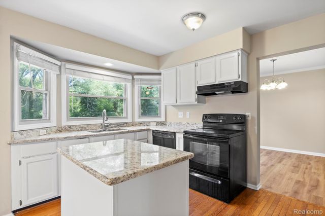 1709 Weyhill Drive, Wixom, MI 48393