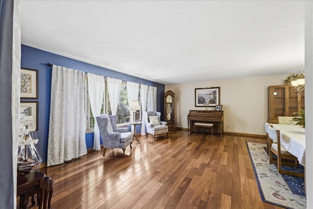 124 Mountain Oak Ct, Folsom, CA 95630