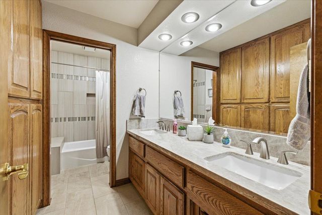 124 Mountain Oak Ct, Folsom, CA 95630