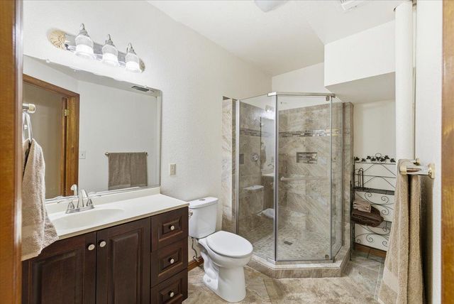 124 Mountain Oak Ct, Folsom, CA 95630